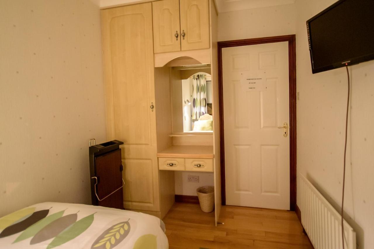Rossgier Inn Lifford Екстер'єр фото