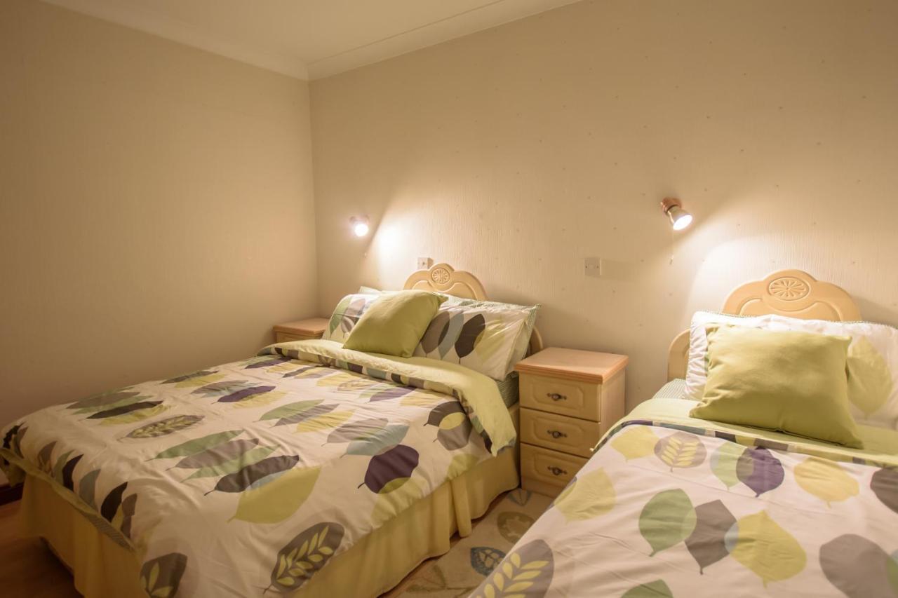 Rossgier Inn Lifford Екстер'єр фото